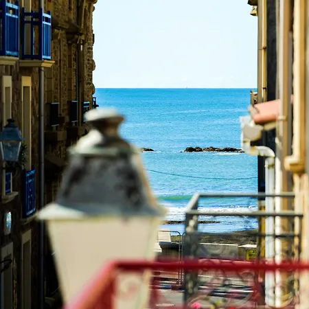 펜션 Jolie Maison Sablaise Avec Jardin Quartier Arago Et Proche Plage, - 8 Personnes