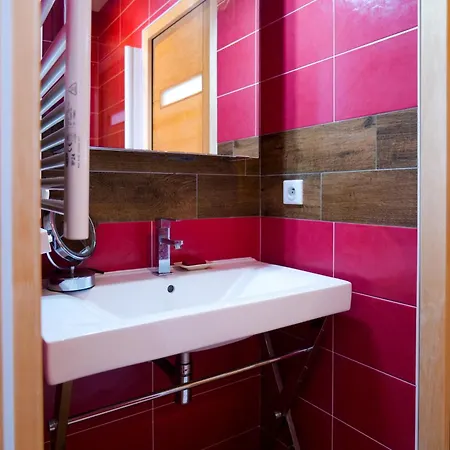 Jolie Maison Sablaise Avec Jardin Quartier Arago Et Proche Plage, - 8 Personnes 펜션 *